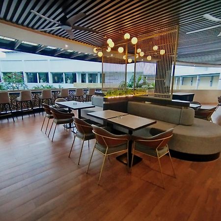 The Sun Hotel Sidoarjo Exterior foto