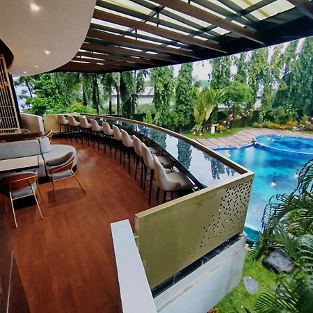 The Sun Hotel Sidoarjo Exterior foto