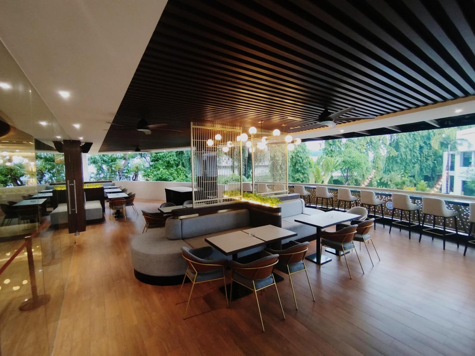 The Sun Hotel Sidoarjo Exterior foto