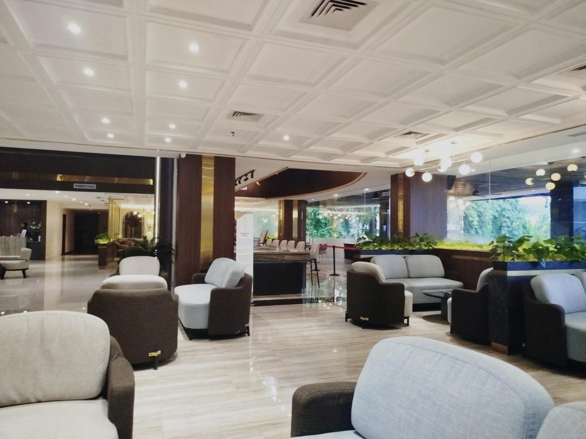 The Sun Hotel Sidoarjo Exterior foto